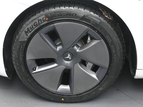 Used 2022 Tesla Model 3 Long Range AWD/4WD image 32