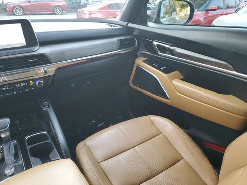 Certified 2022 Kia Telluride SX w/ Towing Package image 13