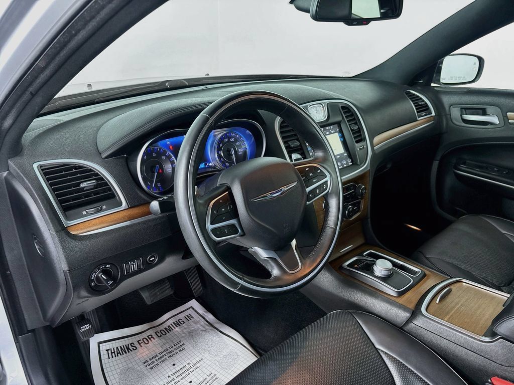 Used 2019 Chrysler 300 C w/ Sun, Sound & Nav Package RWD image 9