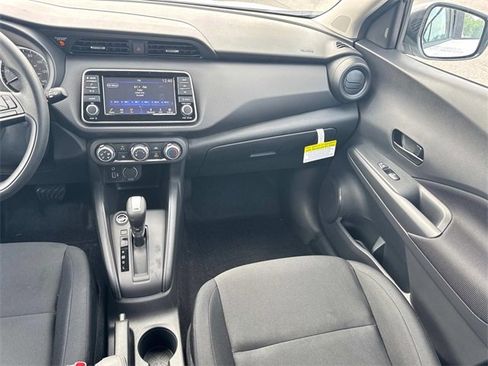 New 2025 Nissan Kicks Play S image 17