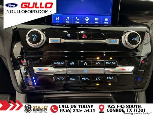Used 2023 Ford Explorer Limited w/ Limited Technology Package RWD image 28