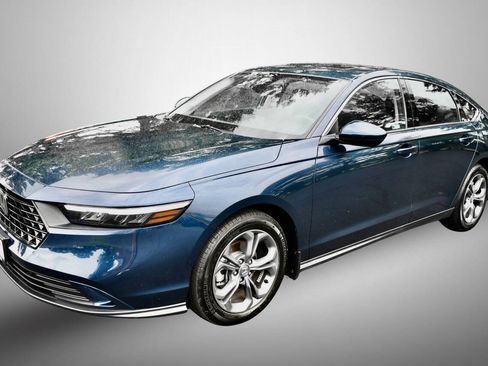 Used 2024 Honda Accord EX image 3