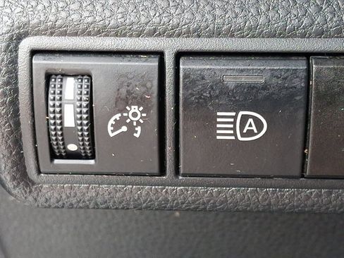 Used 2021 Toyota Corolla SE FWD image 25
