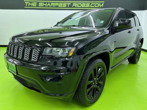 Used 2018 Jeep Grand Cherokee Altitude AWD/4WD image 5