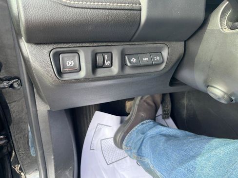 Used 2021 GMC Acadia Denali w/ Denali Ultimate Package image 13