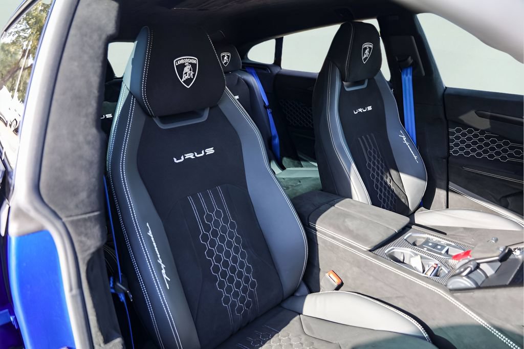 Used 2024 Lamborghini Urus Performante AWD/4WD image 35