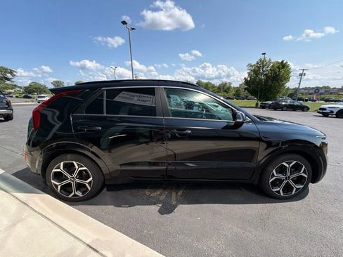 Certified 2023 Kia Niro EX Touring FWD image 6