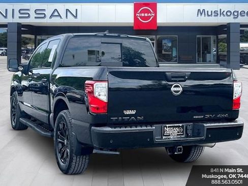 Used 2024 Nissan Titan SV w/ SV Convenience Package AWD/4WD image 4