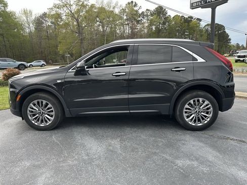 Used 2024 Cadillac XT4 Premium Luxury image 8