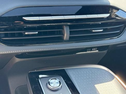 New 2026 Buick Enclave Avenir w/ Super Cruise Package FWD image 14