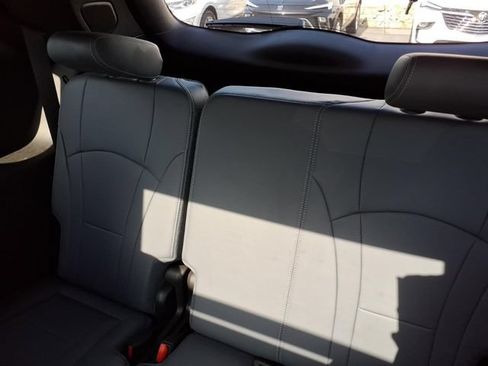 Used 2024 Buick Enclave Essence w/ Experience Buick Package FWD image 25