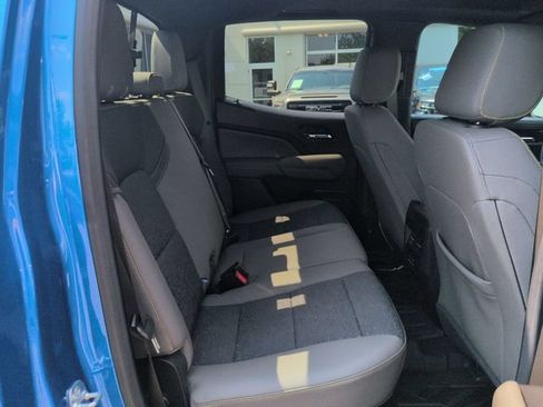 Used 2024 Chevrolet Colorado ZR2 w/ Technology Package AWD/4WD image 30