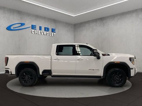 Used 2024 GMC Sierra 2500 AT4 w/ AT4 Premium Plus Package AWD/4WD image 2