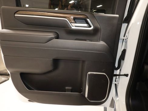 Certified 2025 Chevrolet Silverado 2500 LT w/ Convenience Package image 21