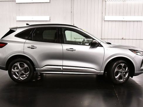 Used 2023 Ford Escape ST-Line w/ Tech Pack #1 AWD/4WD image 8