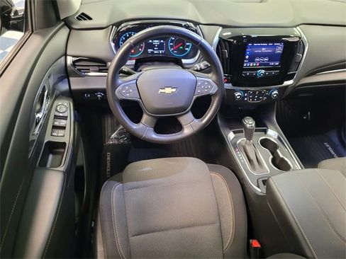 Used 2020 Chevrolet Traverse LT w/ LPO, Black Accent Package image 6