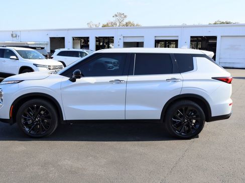 Used 2023 Mitsubishi Outlander SEL image 5