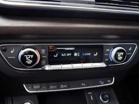 Certified 2025 Audi Q5 2.0T Premium Plus image 25