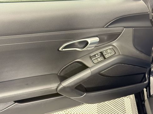 Certified 2019 Porsche 718 Cayman S image 15