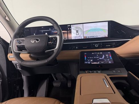 Used 2025 INFINITI QX80 Luxe AWD/4WD image 16