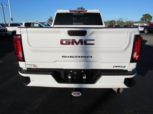 Used 2021 GMC Sierra 2500 AT4 w/ AT4 Premium Plus Package image 4