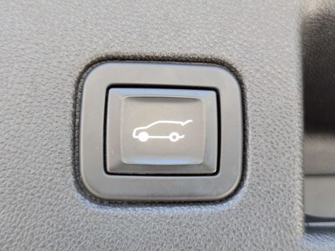 Used 2019 Chevrolet Equinox LT w/ Sun & Navigation Package FWD image 8