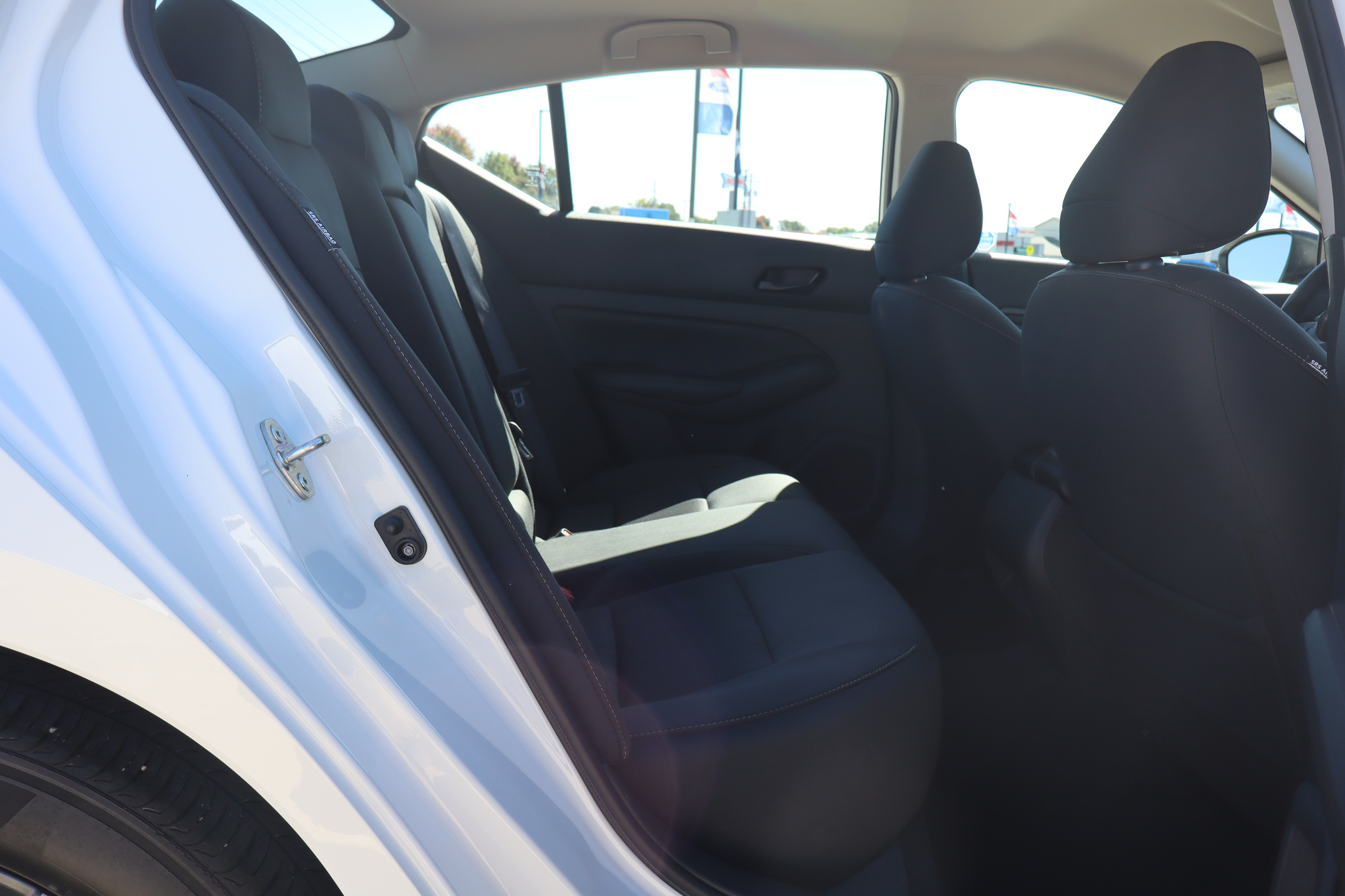 Used 2025 Nissan Altima 2.5 SV FWD image 11