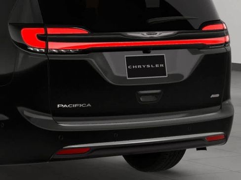 New 2026 Chrysler Pacifica Select image 16