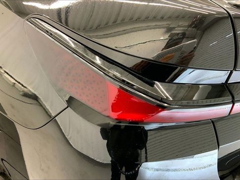 Certified 2024 BMW 750e xDrive w/ Executive Package image 25