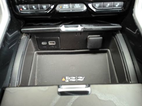 Used 2024 GMC Yukon Denali image 49