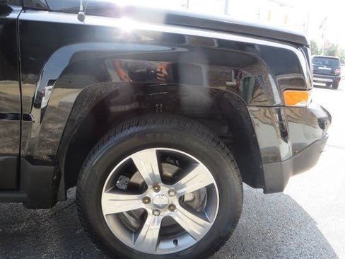 Used 2016 Jeep Patriot High Altitude AWD/4WD image 32