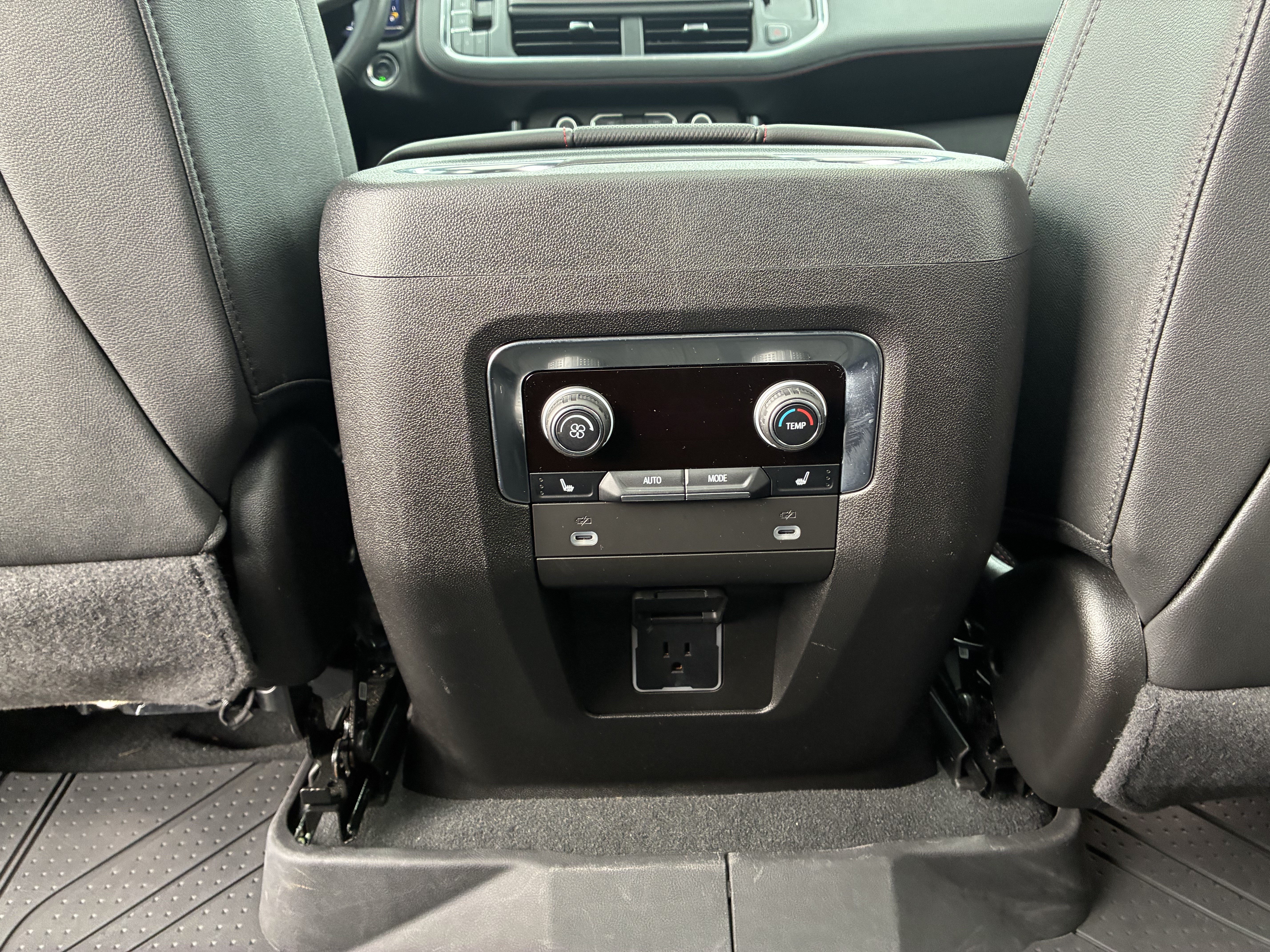 Used 2024 Chevrolet Tahoe RST w/ Luxury Package RWD image 17