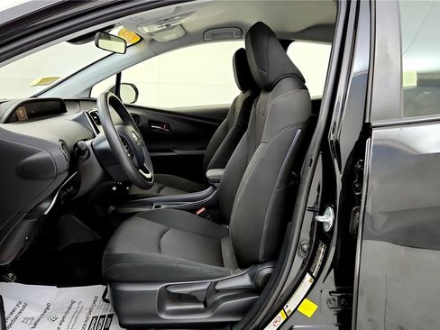 Certified 2019 Toyota Prius LE image 25