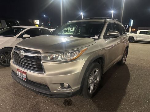 Used 2015 Toyota Highlander Limited image 2