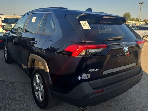 Used 2021 Toyota RAV4 XLE AWD/4WD image 2
