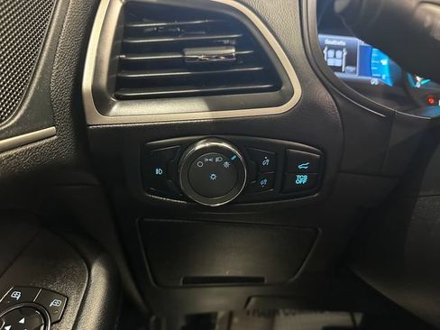 Used 2024 Ford Edge SEL w/ Convenience Package AWD/4WD image 16