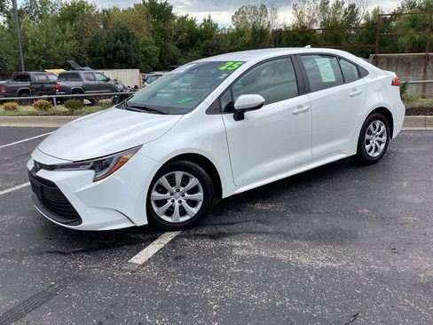 Certified 2025 Toyota Corolla LE FWD image 23