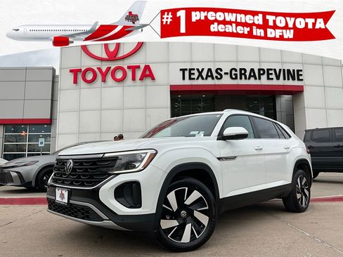 Used 2025 Volkswagen Atlas Cross Sport SE image 1