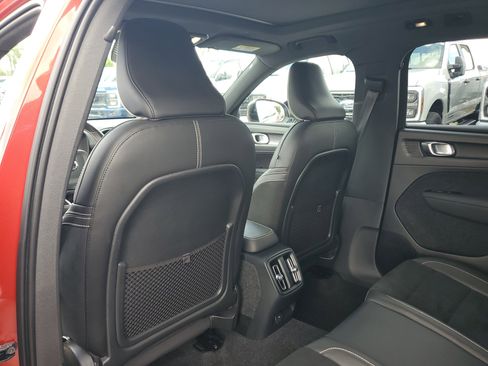 Used 2021 Volvo XC40 P8 Recharge w/ Advanced Package image 20