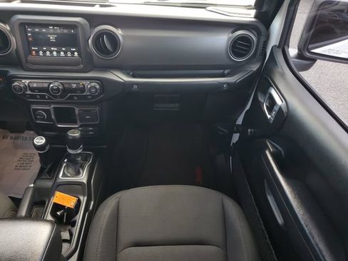Used 2023 Jeep Gladiator Sport AWD/4WD image 18