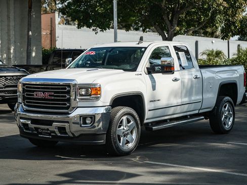 Used 2015 GMC Sierra 2500 SLT w/ SLT Preferred Package AWD/4WD image 3