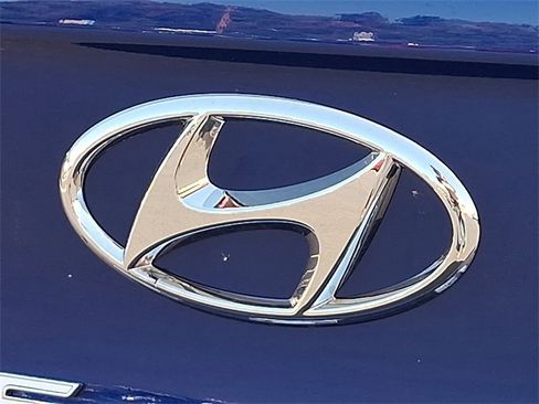 New 2025 Hyundai Venue SEL image 5