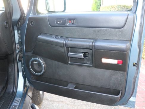 Used 2005 HUMMER H2 w/ Preferred Equipment Group image 37