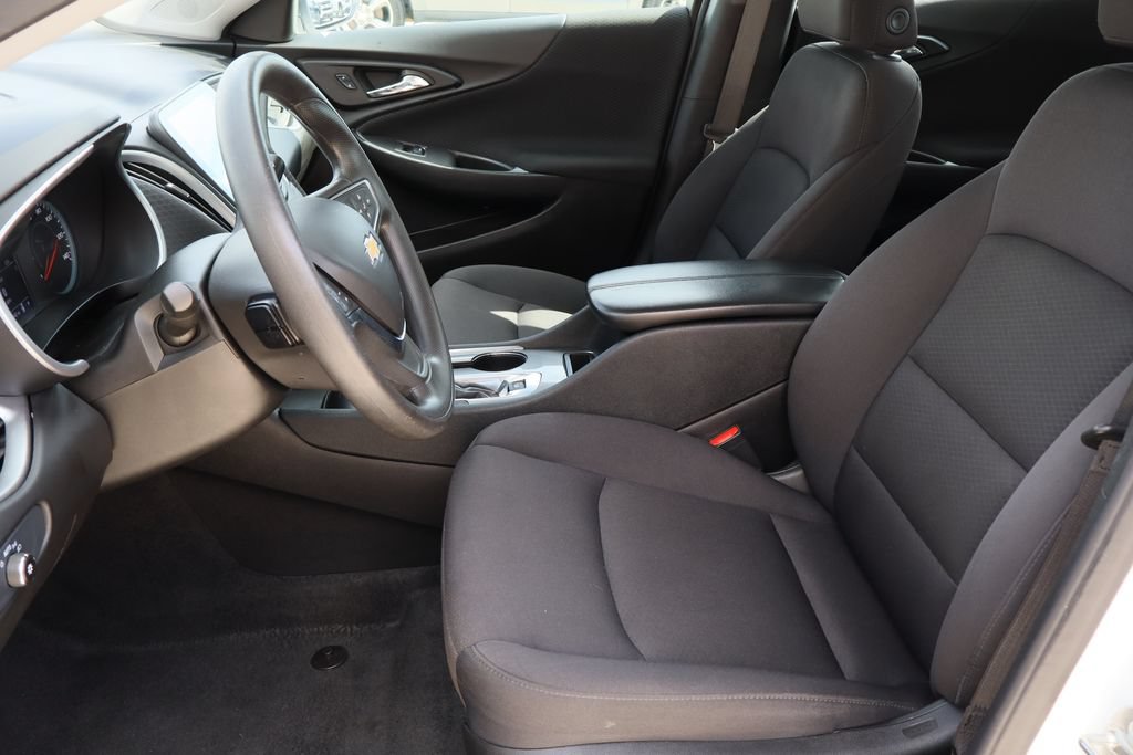 Used 2025 Chevrolet Malibu LT FWD image 22