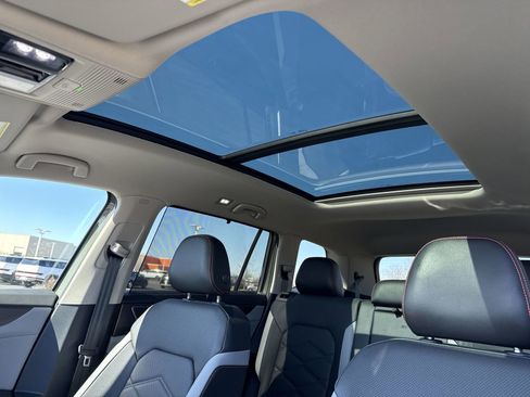 Used 2024 Volkswagen Atlas Peak Edition SEL image 25