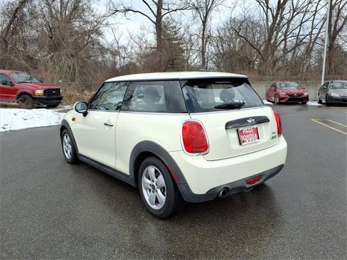 Used 2016 MINI Cooper 2-Door Hardtop image 5