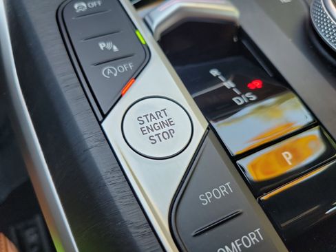 Used 2024 BMW 330i Sedan w/ Premium Package RWD image 36