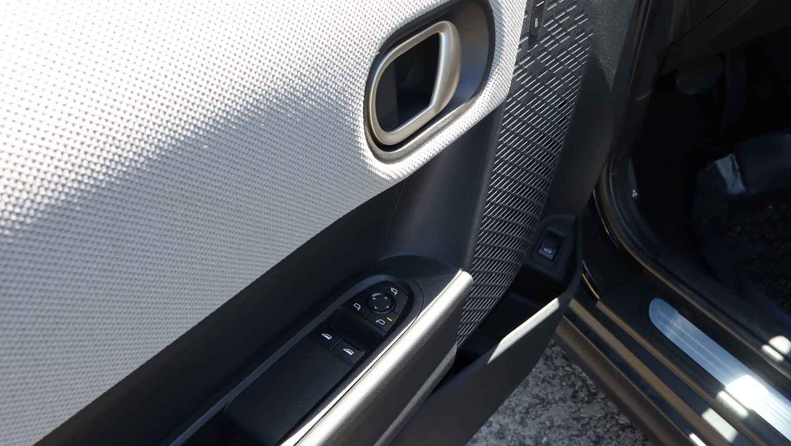 New 2026 MINI Cooper 2-Door Hardtop FWD image 4