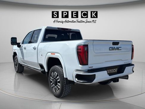 Used 2024 GMC Sierra 3500 Denali Ultimate AWD/4WD image 5