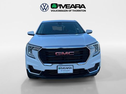 Used 2024 GMC Terrain SLE image 8